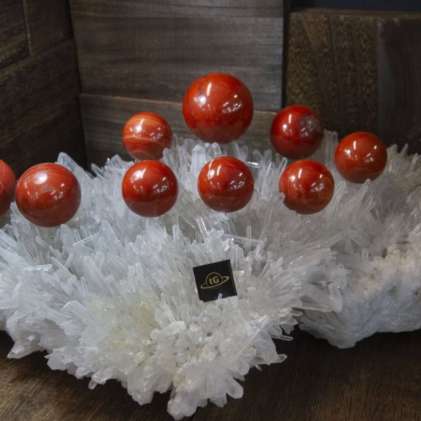 Red Jasper Sphere (红碧玉)