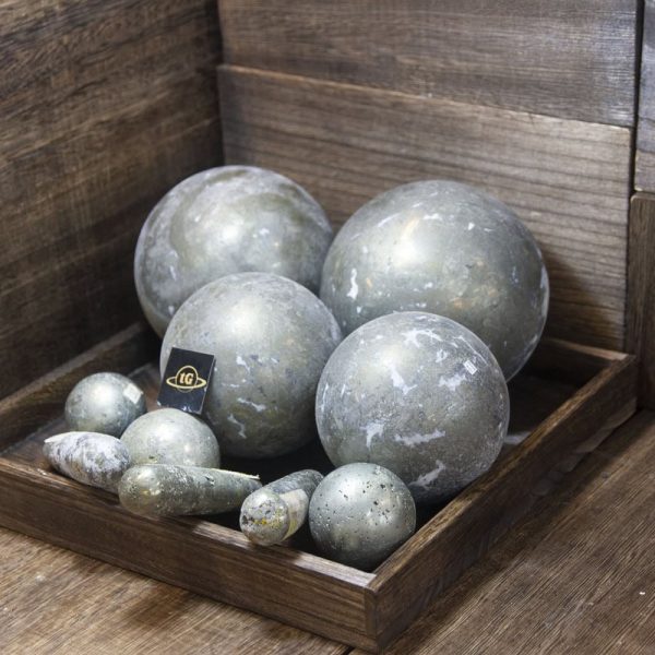 Pyrite (黄铁矿)